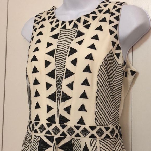 Parker White Geometric Print Dress - Picture 2 of 6